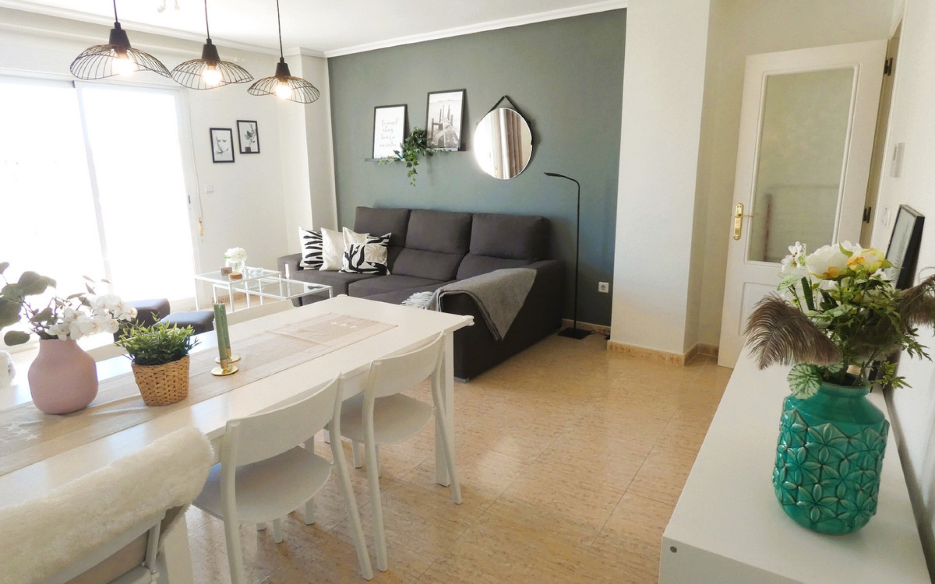 Resale - Apartment - Torrevieja - Torrevieja Centro
