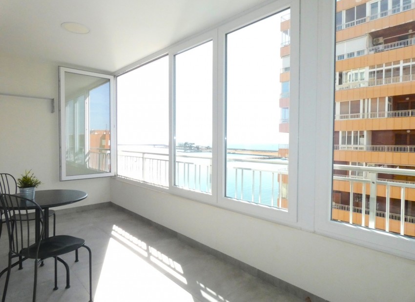 Resale - Apartment - Torrevieja - Torrevieja Centro