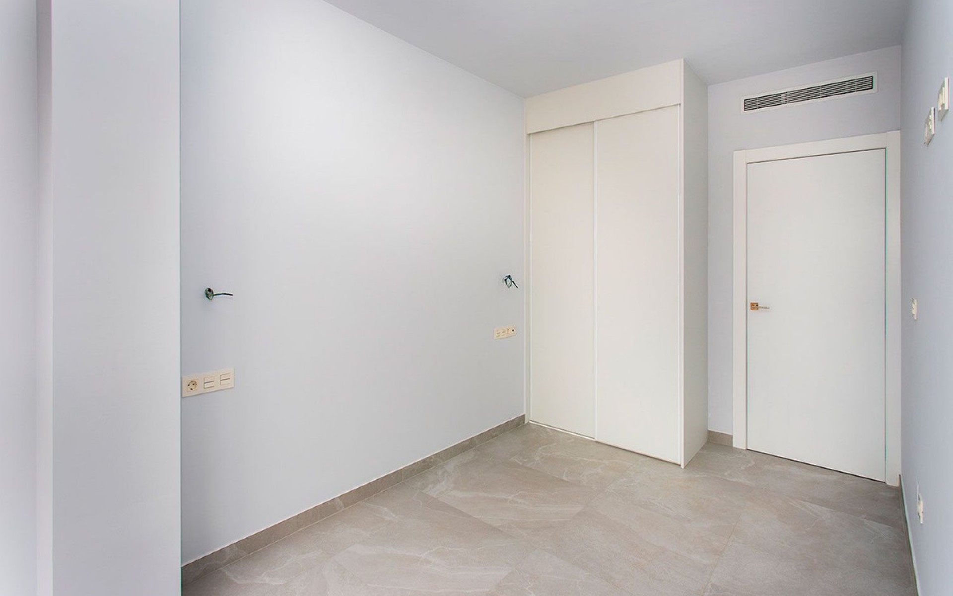 Resale - Apartment - Torrevieja - Torrevieja Centro