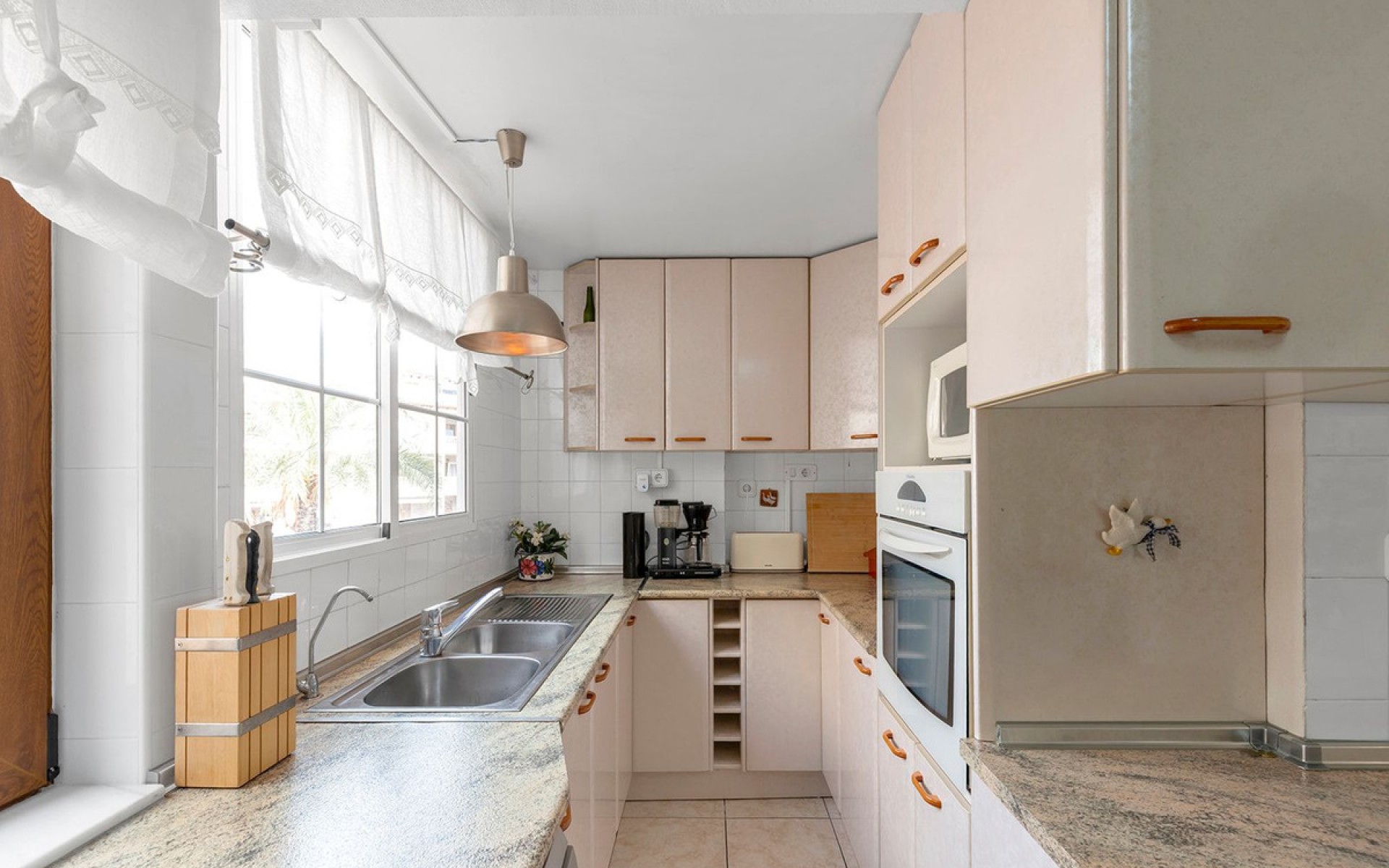 Resale - Apartment - Torrevieja - Torrevieja Centro