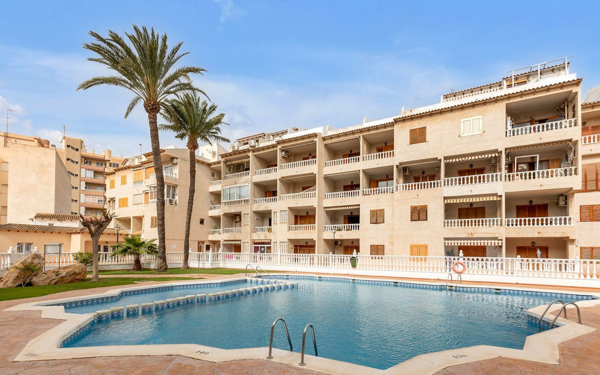 Resale - Apartment - Torrevieja - Torrevieja Centro