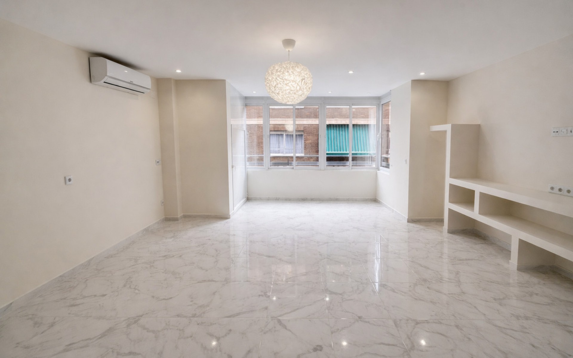 Resale - Apartment - Torrevieja - Torrevieja Centro