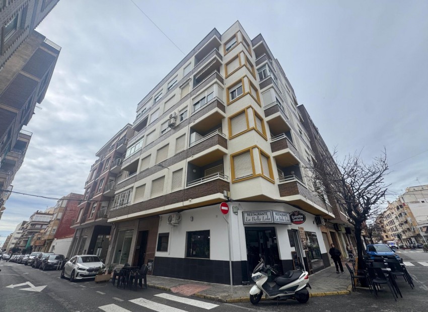Resale - Apartment - Torrevieja - Torrevieja Centro