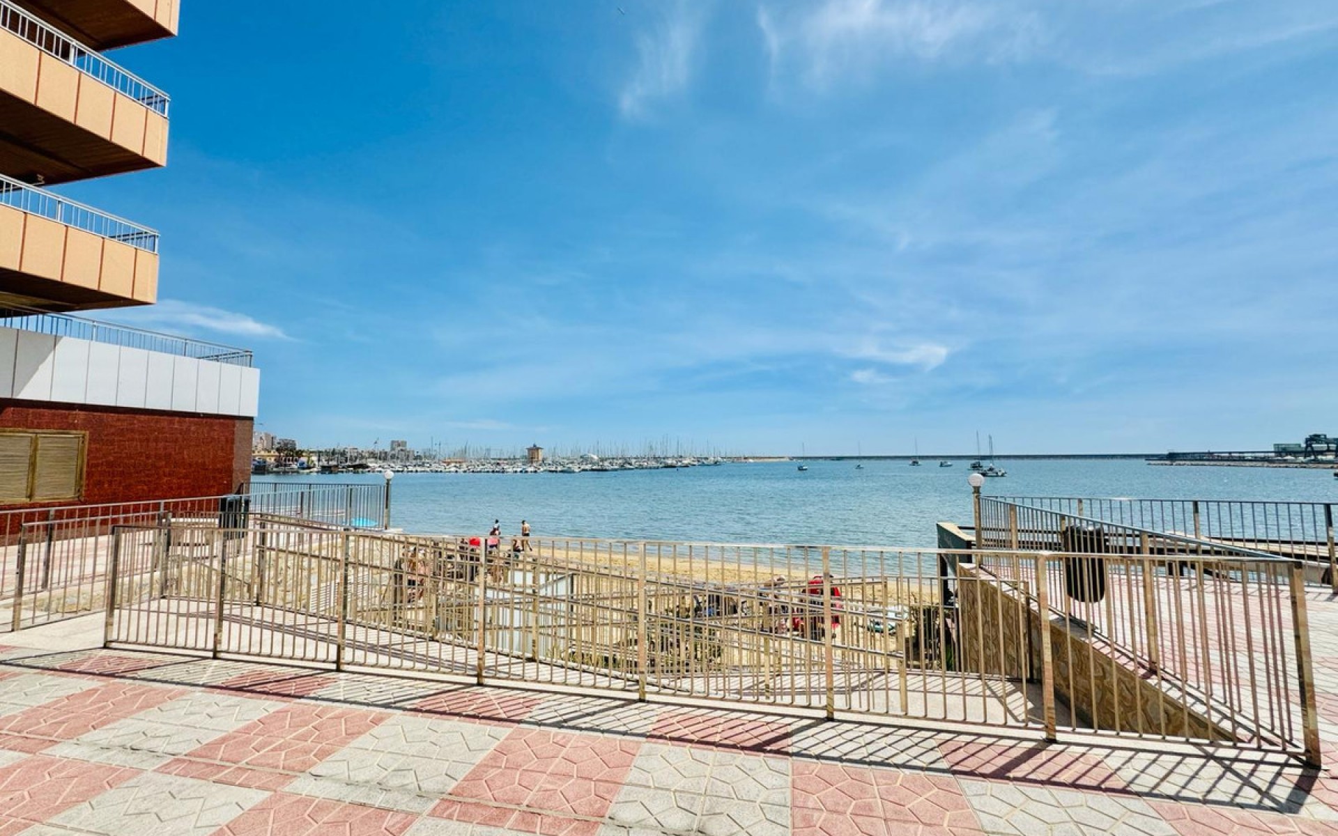 Resale - Apartment - Torrevieja - Torrevieja Centro