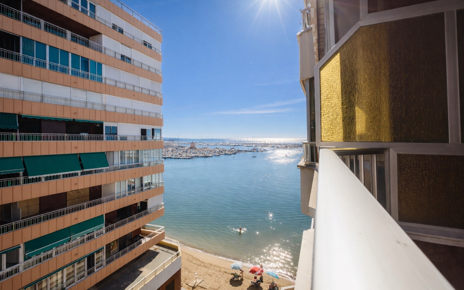 Resale - Apartment - Torrevieja - Torrevieja Centro