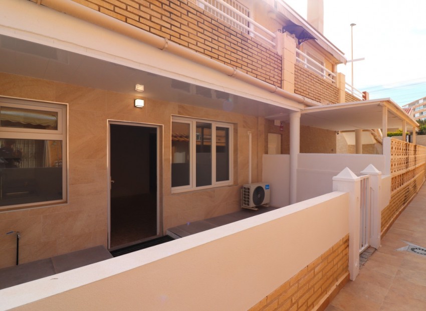 Resale - Apartment - Torrevieja - Torrevieja Centro