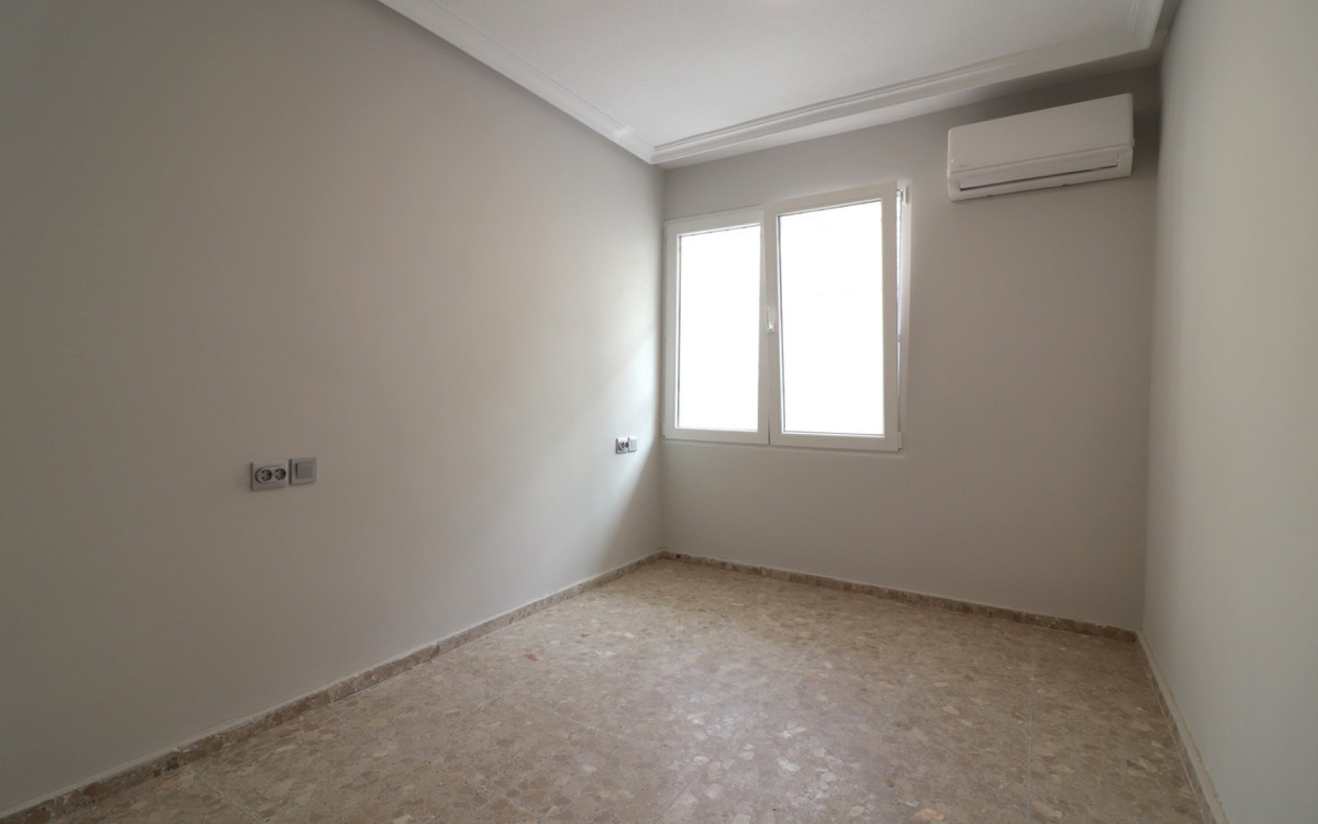 Resale - Apartment - Torrevieja - Torrevieja Centro