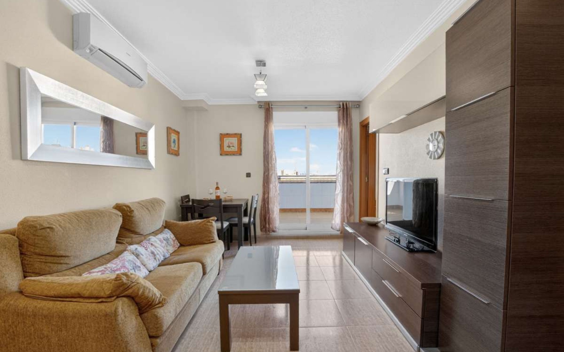 Resale - Apartment - Torrevieja - Torrevieja Centro