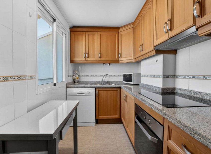 Resale - Apartment - Torrevieja - Torrevieja Centro