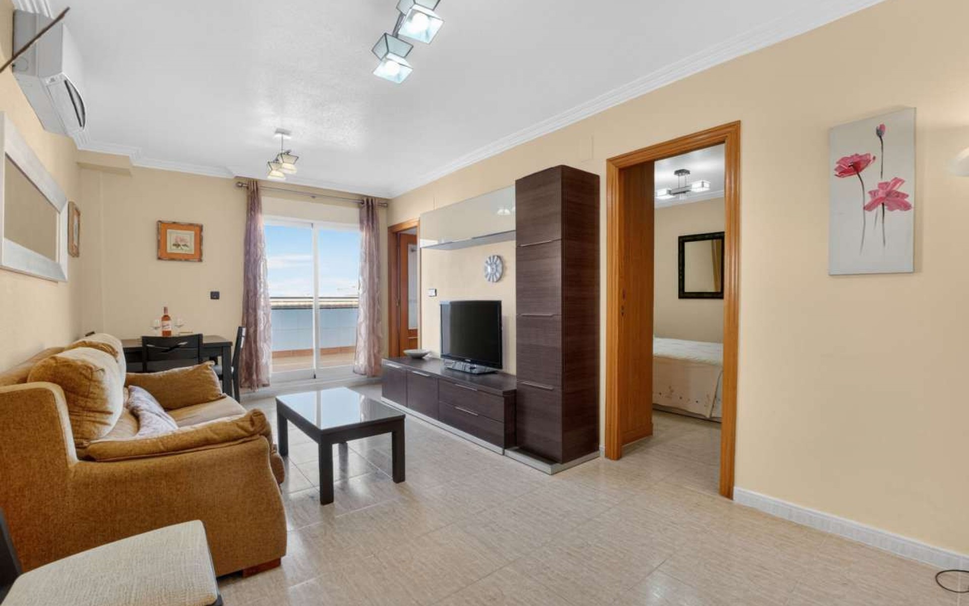 Resale - Apartment - Torrevieja - Torrevieja Centro