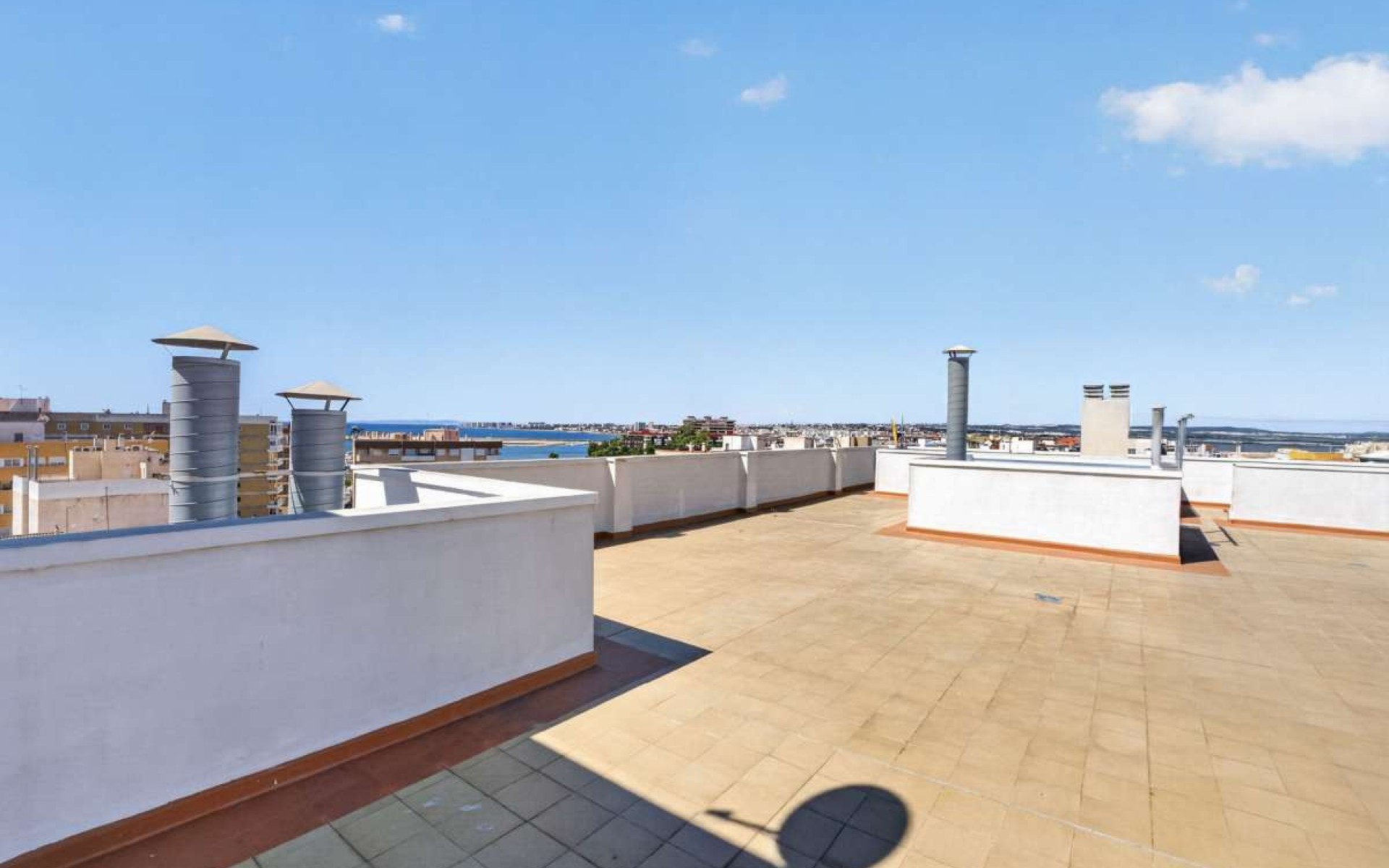 Resale - Apartment - Torrevieja - Torrevieja Centro