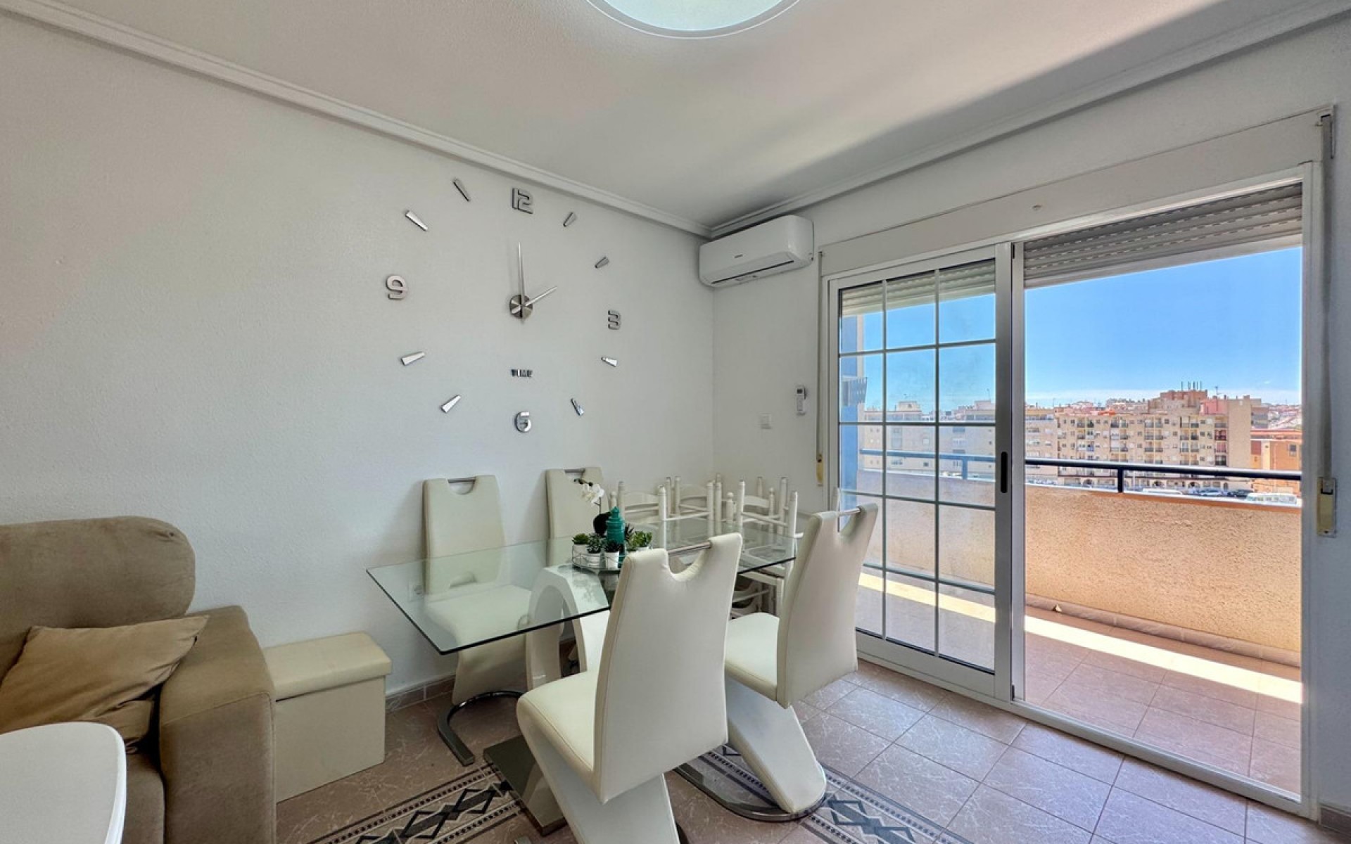 Resale - Apartment - Torrevieja - Torrevieja Centro