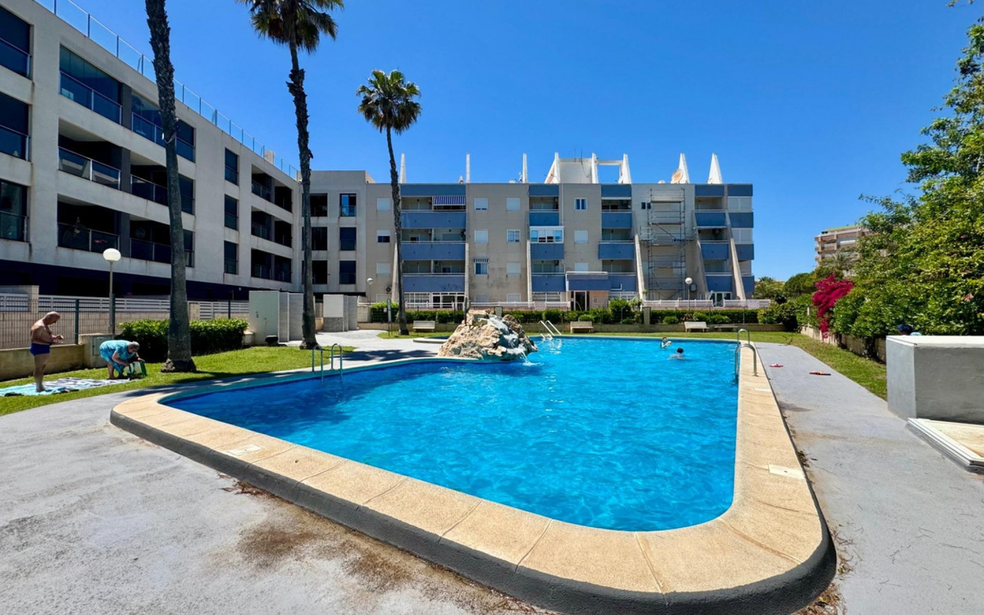 Resale - Apartment - Torrevieja - Torrevieja Centro