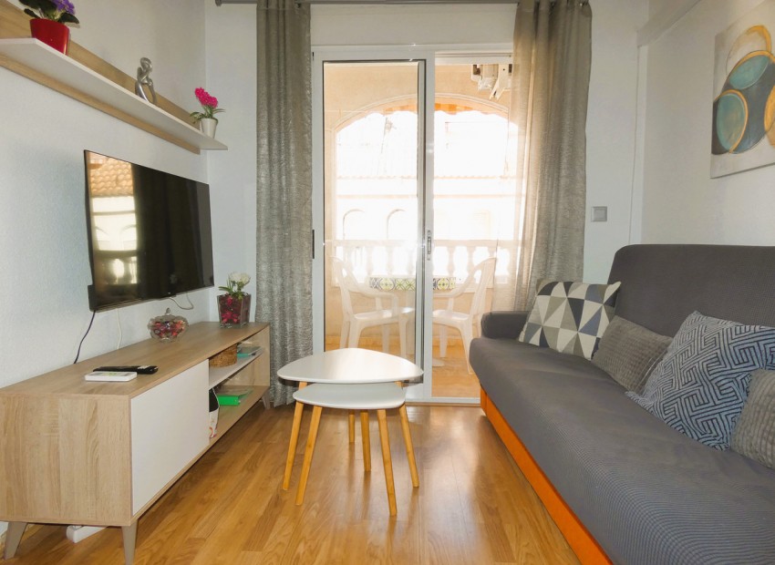 Resale - Apartment - Torrevieja - Torrevieja Centro
