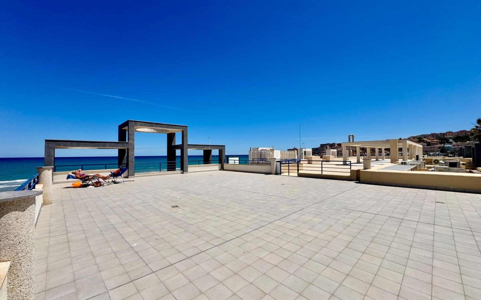 Resale - Apartment - Torrevieja - Torrevieja Centro