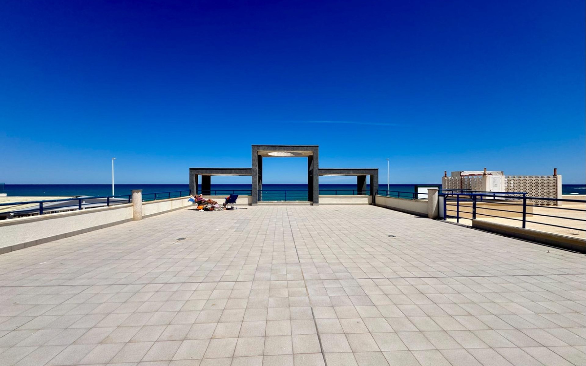 Resale - Apartment - Torrevieja - Torrevieja Centro