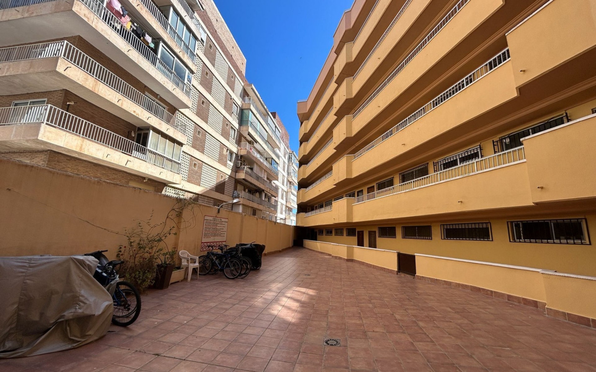 Resale - Apartment - Torrevieja - Torrevieja Centro