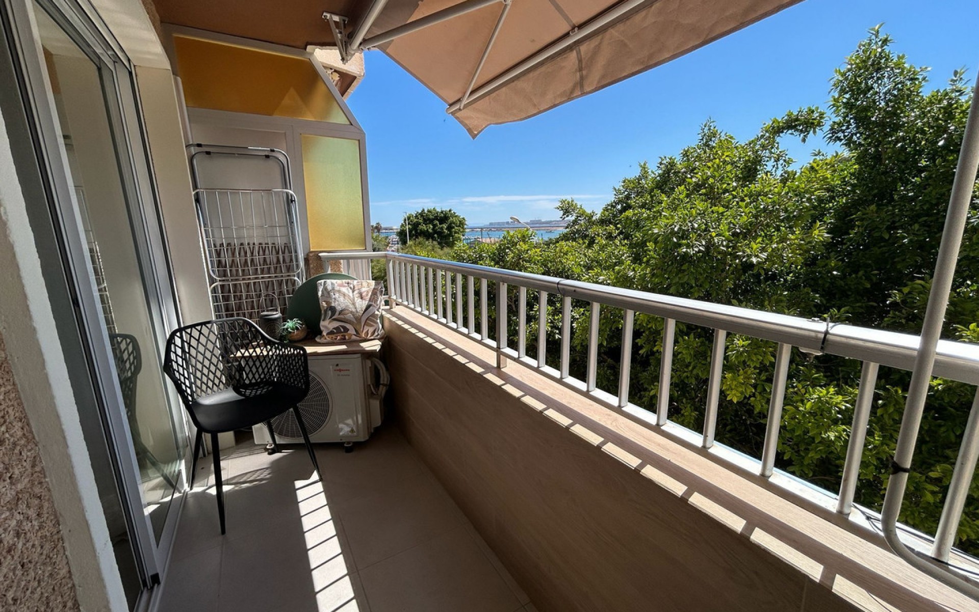 Resale - Apartment - Torrevieja - Torrevieja Centro