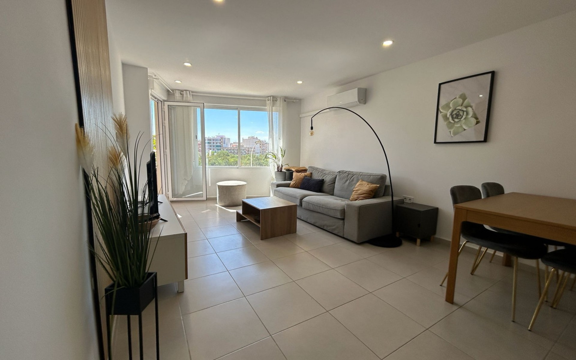 Resale - Apartment - Torrevieja - Torrevieja Centro