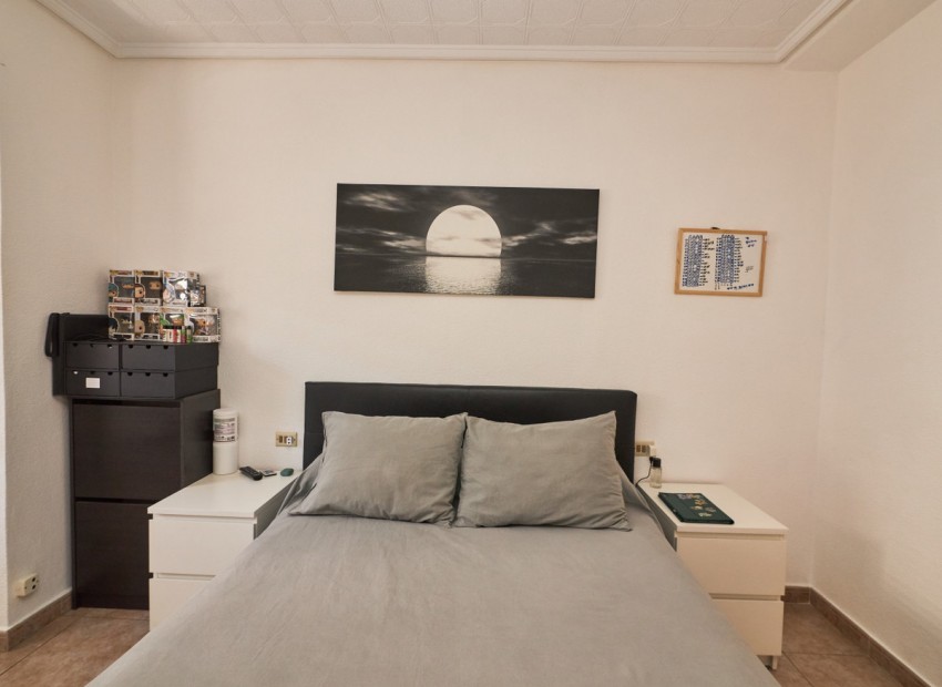 Resale - Apartment - Torrevieja - Torrevieja Centro
