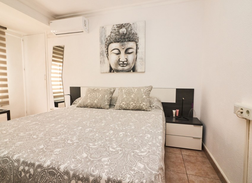 Resale - Apartment - Torrevieja - Torrevieja Centro