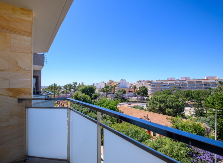 Resale - Apartment - Torrevieja - Torrevieja Centro