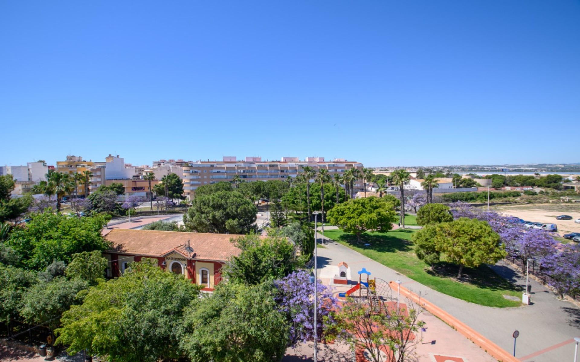 Resale - Apartment - Torrevieja - Torrevieja Centro