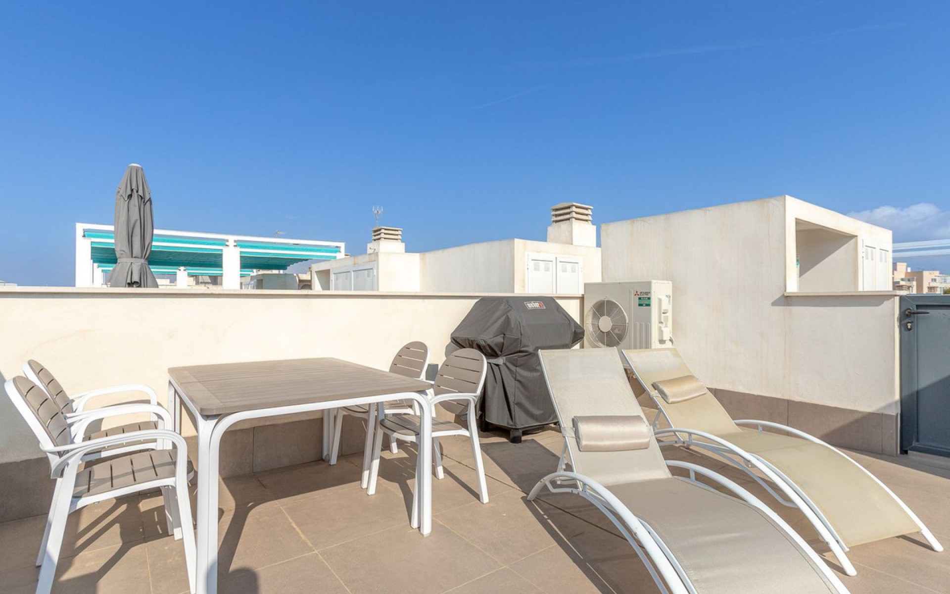Resale - Apartment - Torrevieja - Torrevieja Centro