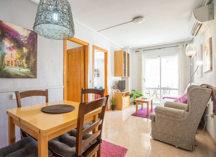 Resale - Apartment - Torrevieja - Torrevieja Centro