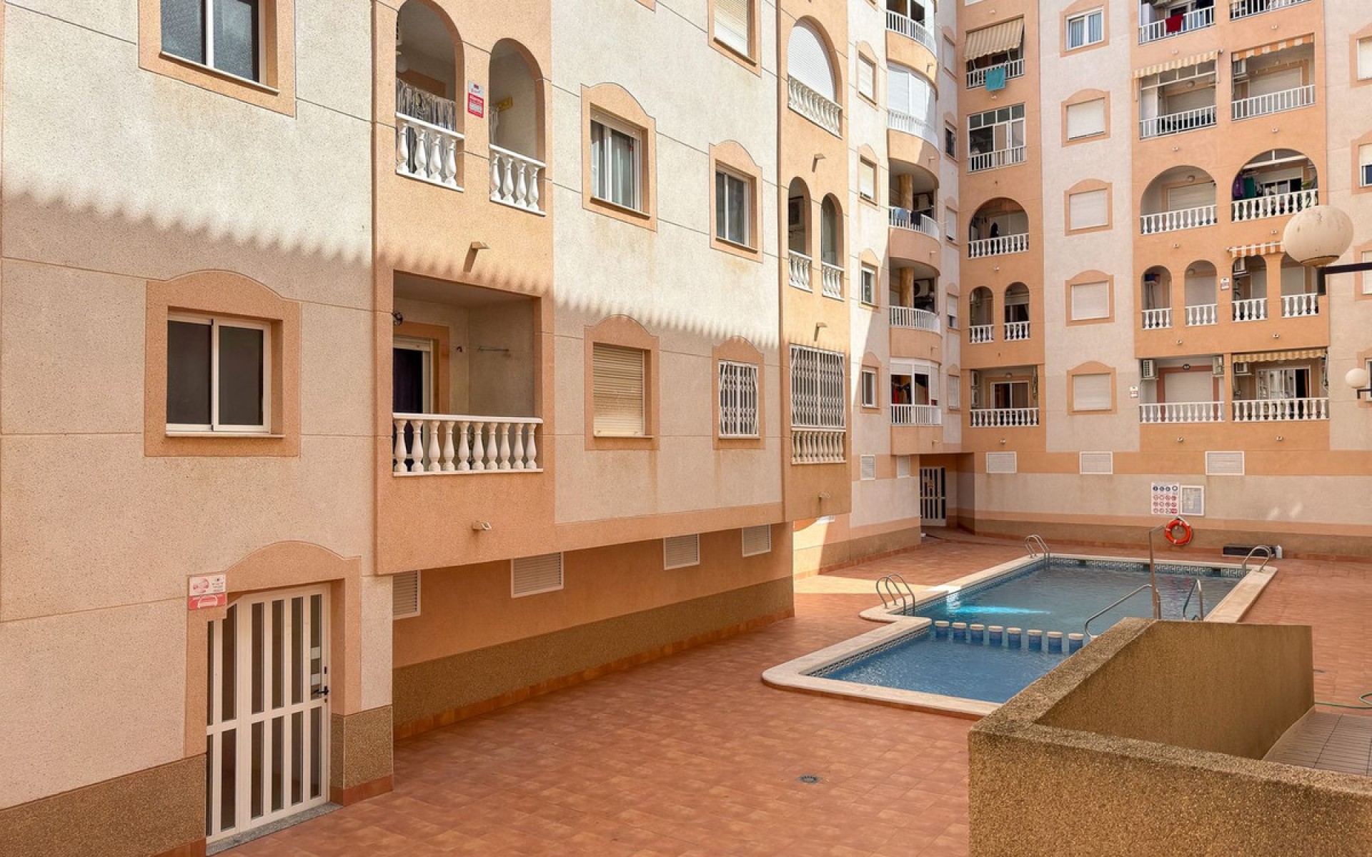 Resale - Apartment - Torrevieja - Torrevieja Centro
