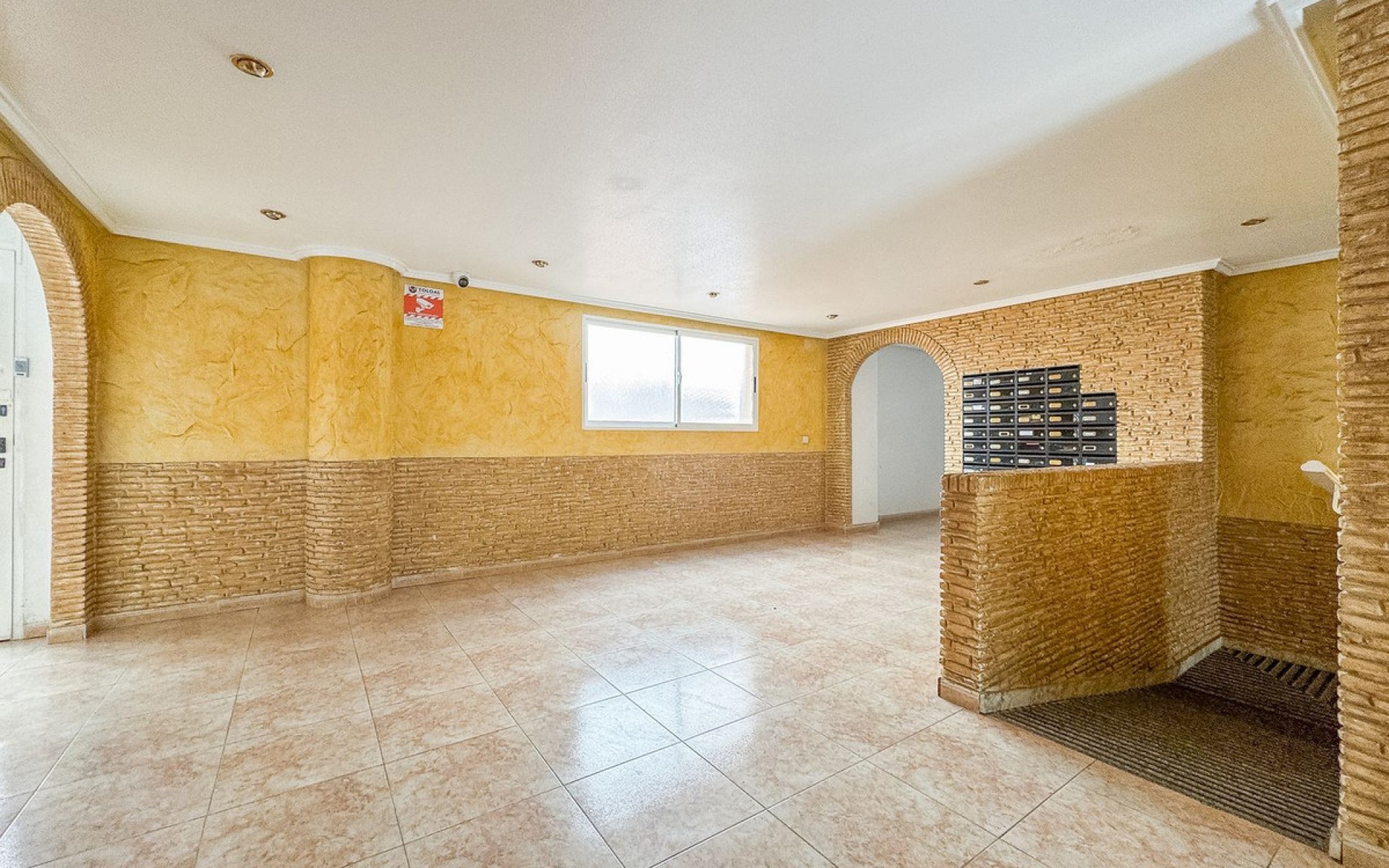 Resale - Apartment - Torrevieja - Torrevieja Centro