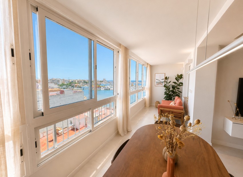 Resale - Apartment - Torrevieja - Torrevieja Centro