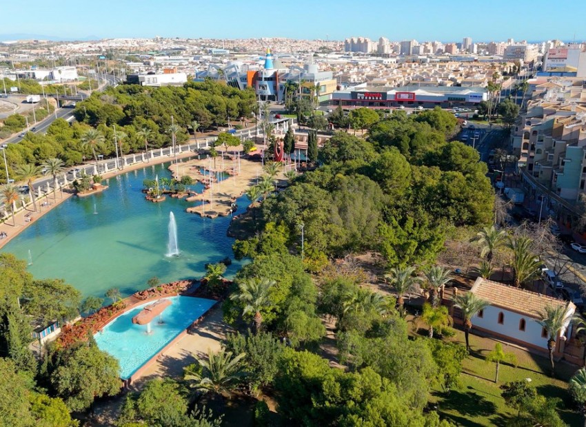 Resale - Apartment - Torrevieja - Torrevieja Centro