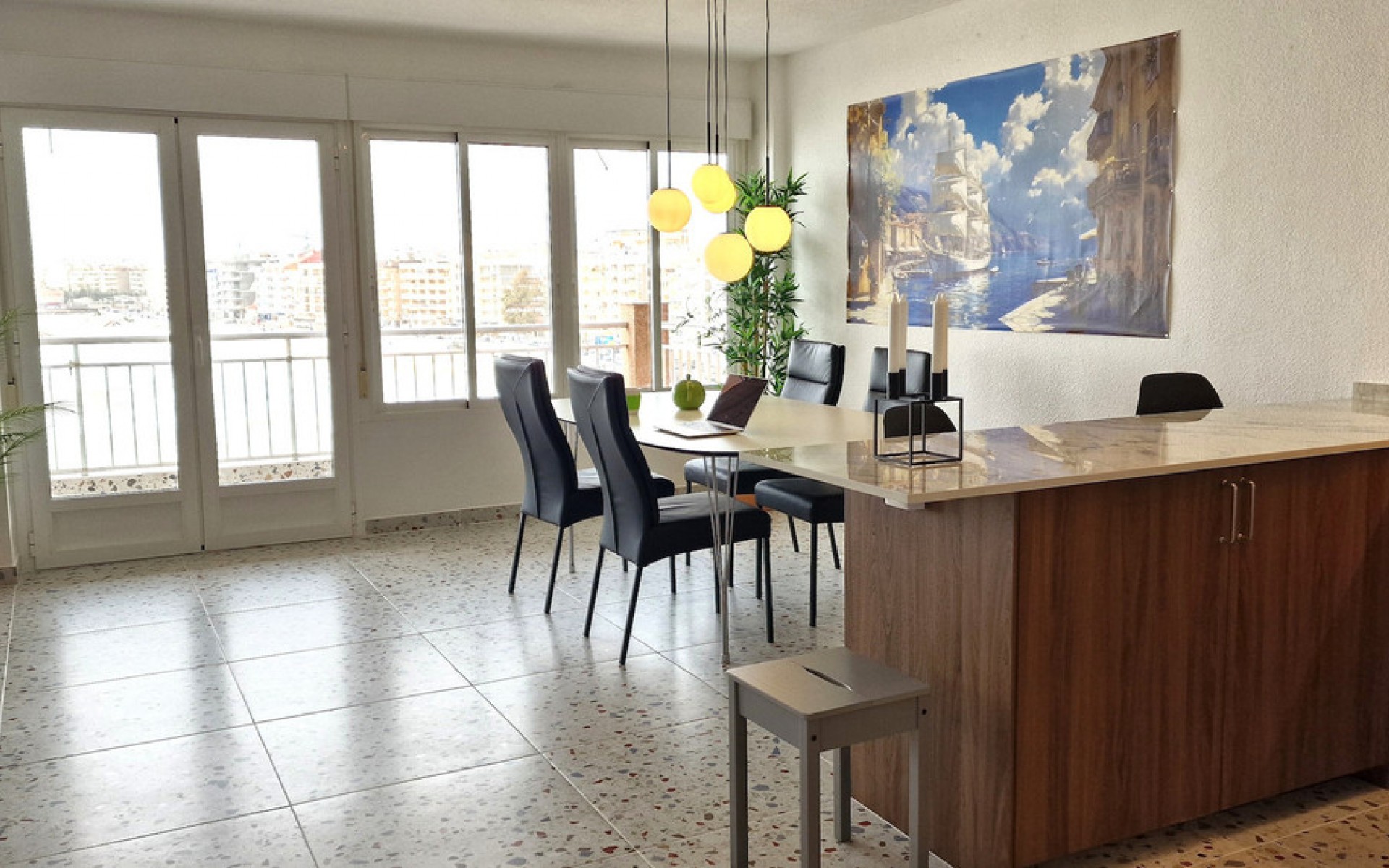 Resale - Apartment - Torrevieja - Torrevieja Centro