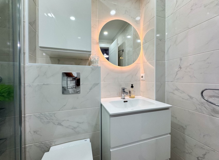 Resale - Apartment - Torrevieja - Torrevieja Centro