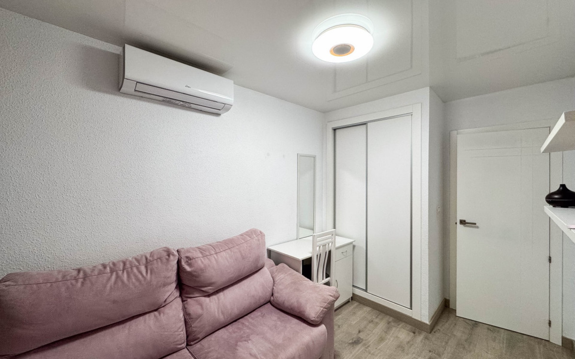 Resale - Apartment - Torrevieja - Torrevieja Centro
