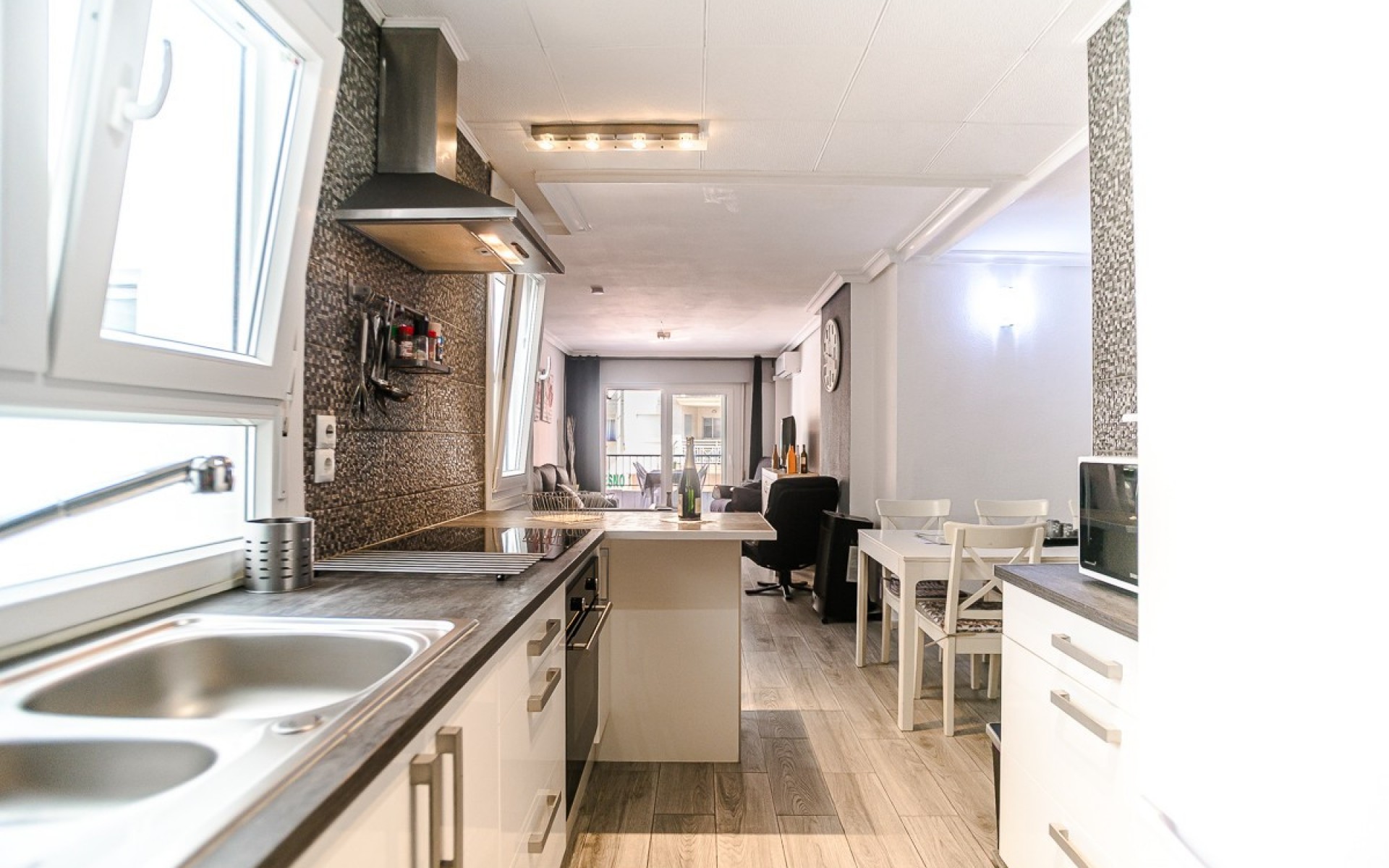 Resale - Apartment - Torrevieja - Torrevieja Centro