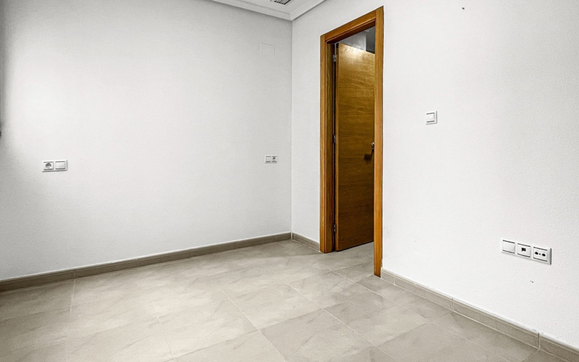 Resale - Apartment - Torrevieja - Torrevieja Centro