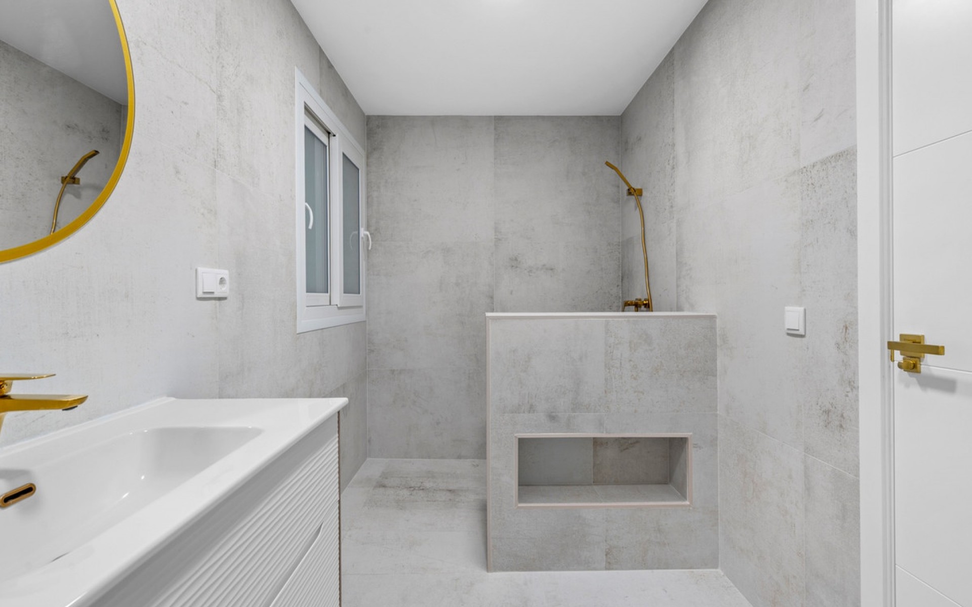 Resale - Apartment - Torrevieja - Torrevieja Centro