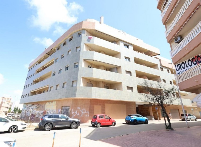 Resale - Apartment - Torrevieja - Torrevieja Centro