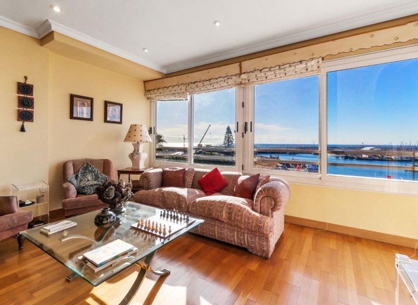 Resale - Apartment - Torrevieja - Torrevieja Centro
