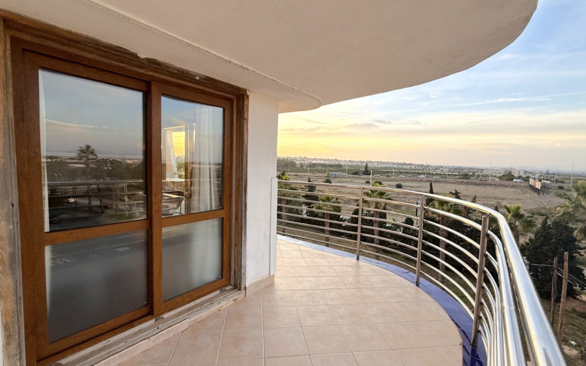Resale - Apartment - Torrevieja - Torrevieja Centro