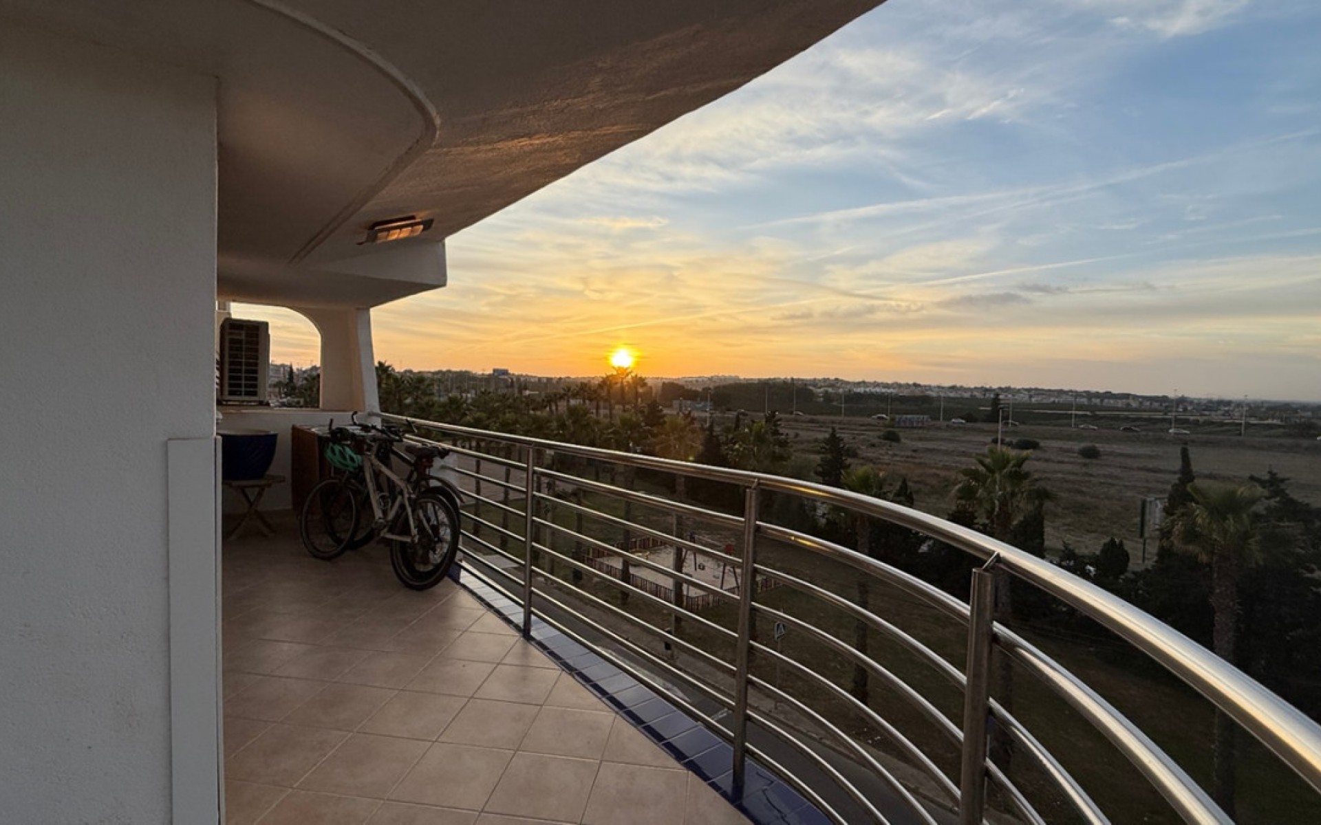 Resale - Apartment - Torrevieja - Torrevieja Centro
