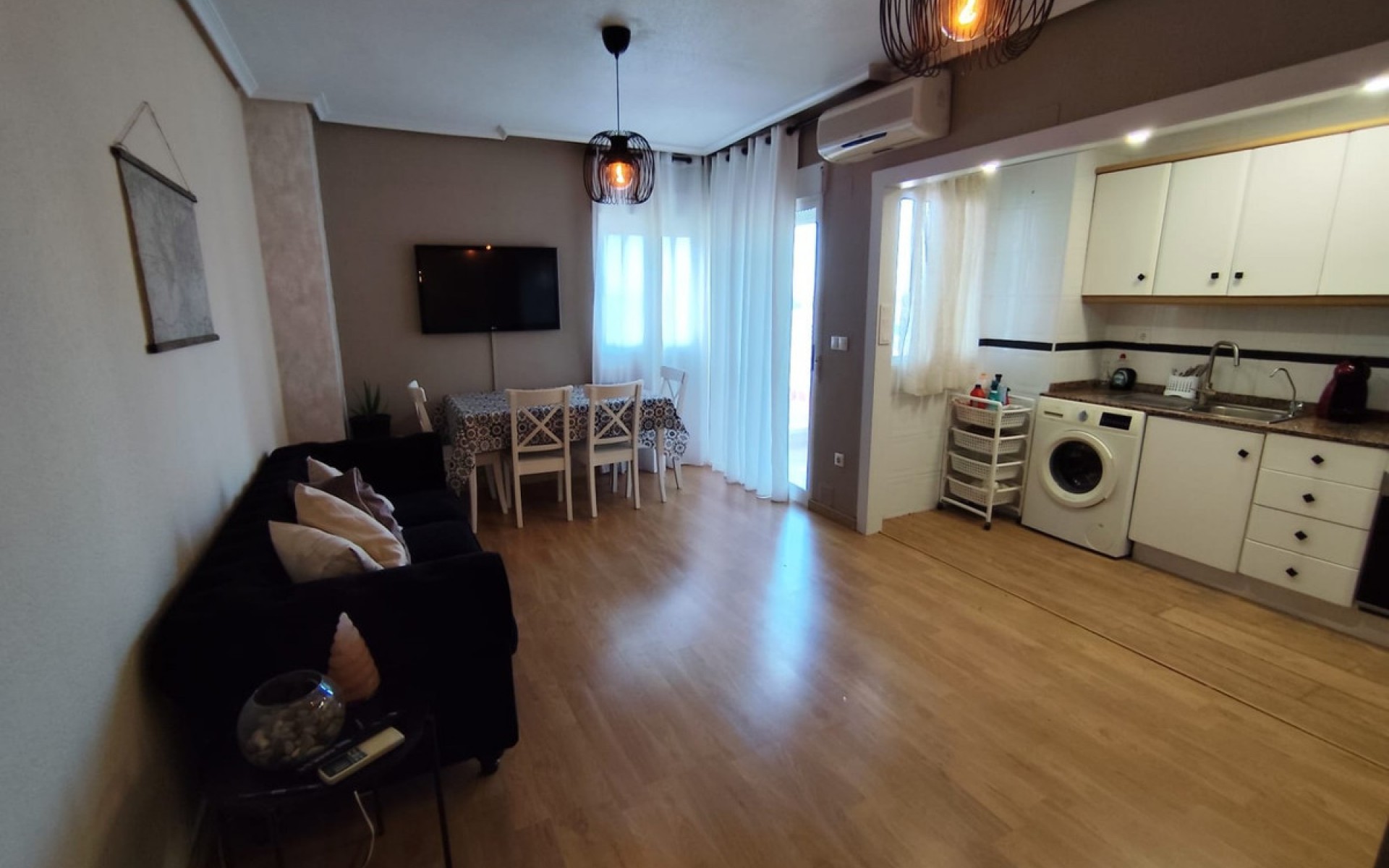 Resale - Apartment - Torrevieja - Torrevieja Centro