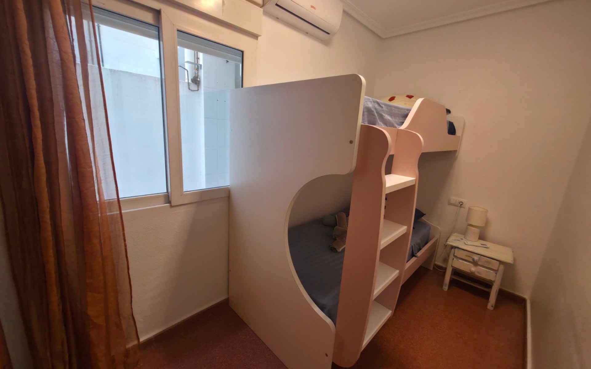 Resale - Apartment - Torrevieja - Torrevieja Centro