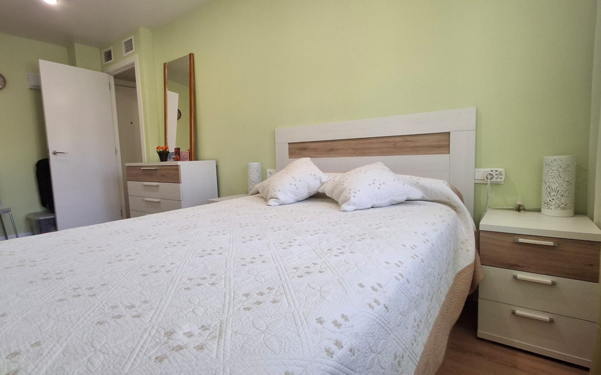 Resale - Apartment - Torrevieja - Torrevieja Centro
