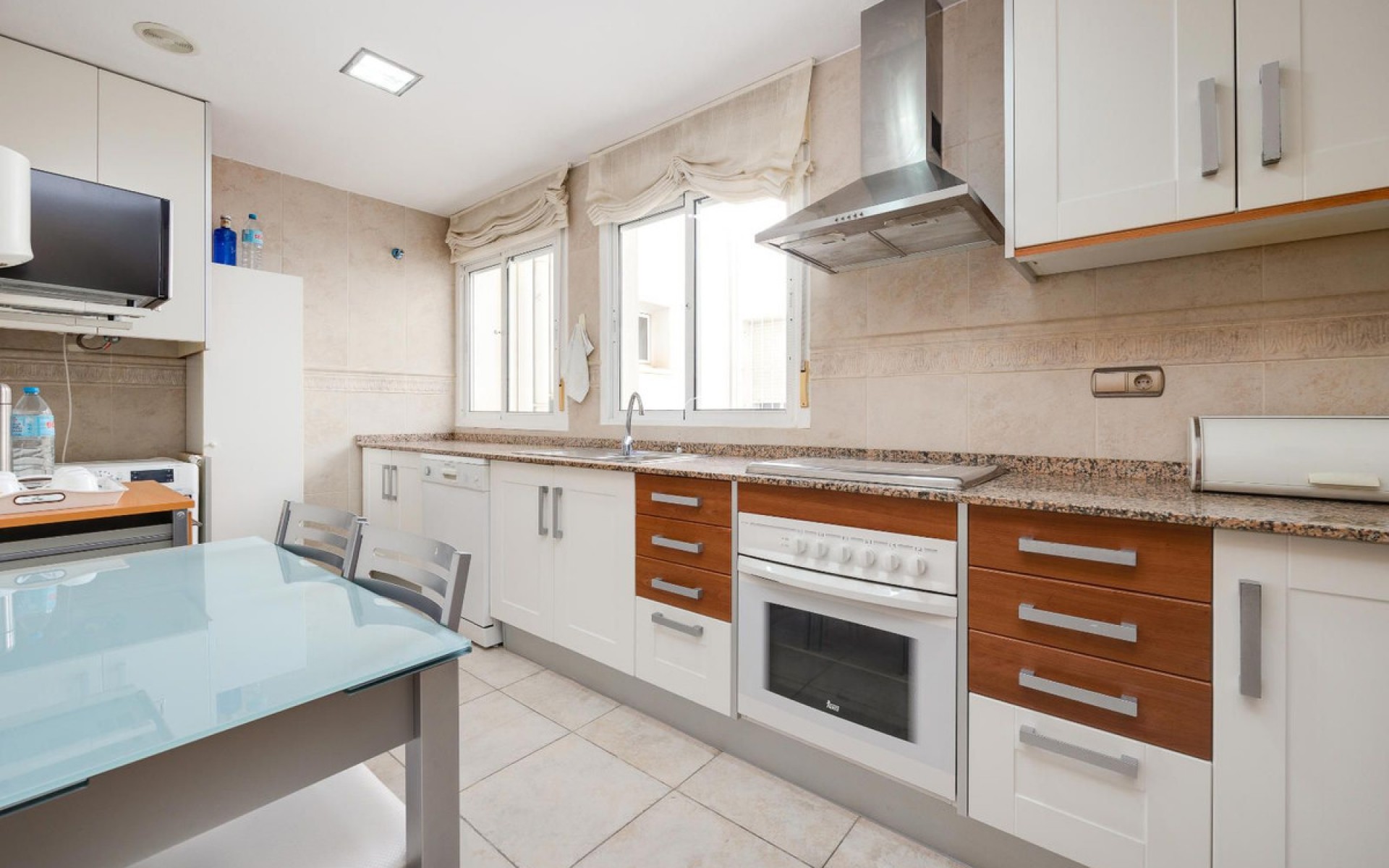 Resale - Apartment - Torrevieja - Torrevieja Centro