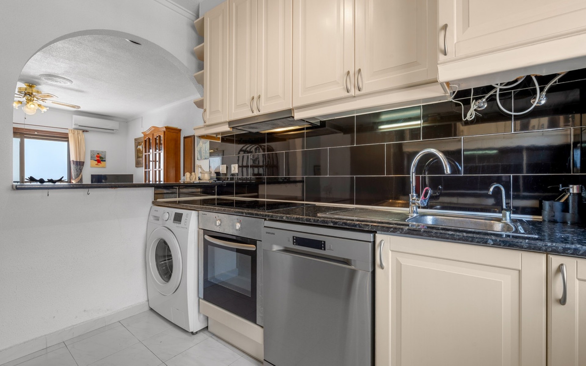 Resale - Apartment - Torrevieja - Torrevieja Centro