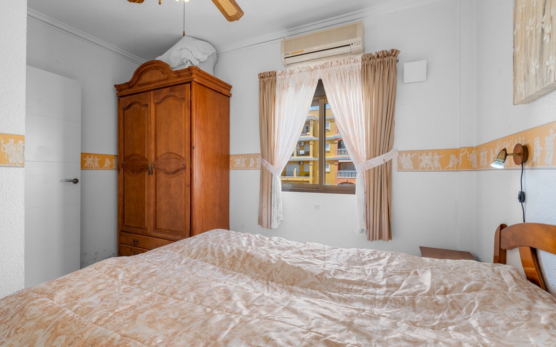 Resale - Apartment - Torrevieja - Torrevieja Centro