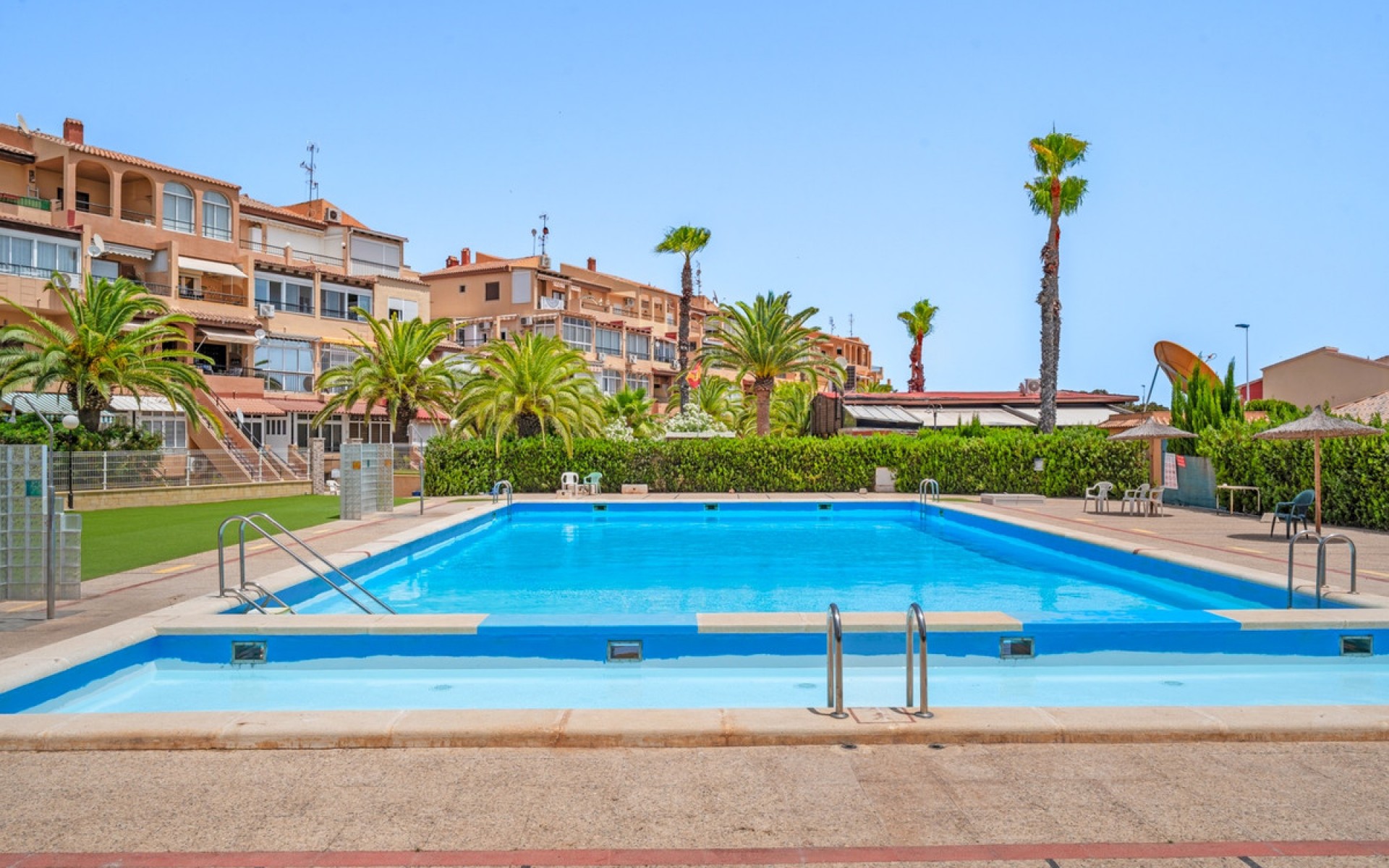 Resale - Apartment - Torrevieja - Torrevieja Centro